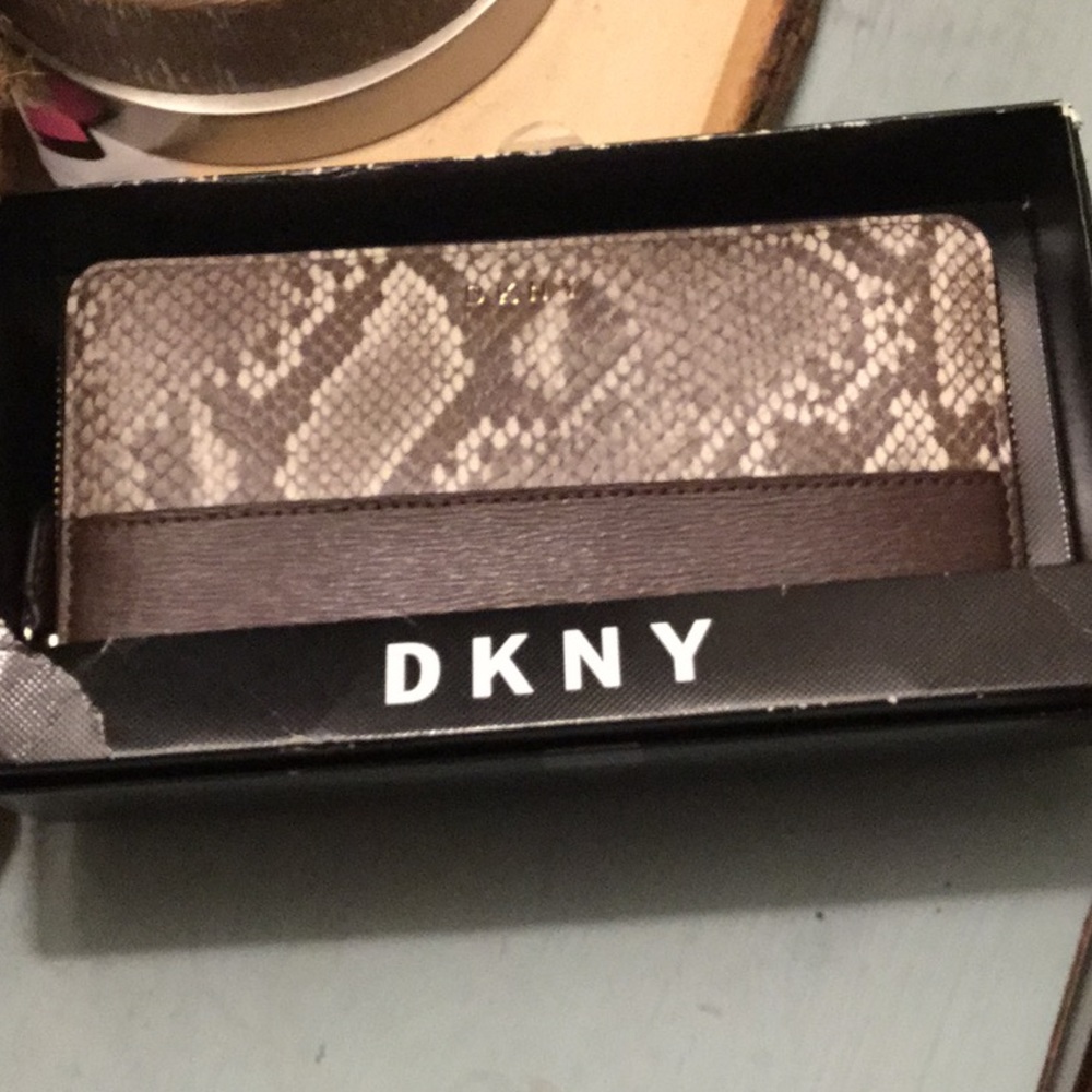 Zip around DKNY wallet